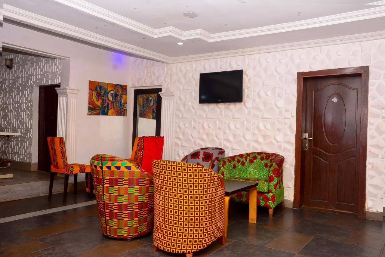 Connecting Lagos Suites Εξωτερικό φωτογραφία