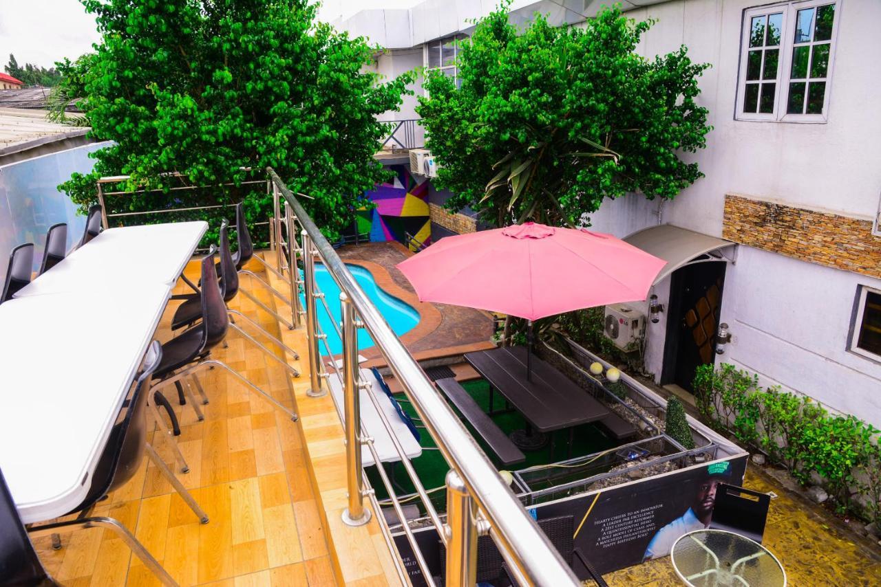 Connecting Lagos Suites Εξωτερικό φωτογραφία