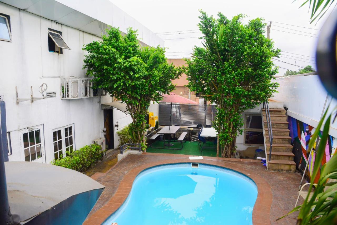Connecting Lagos Suites Εξωτερικό φωτογραφία