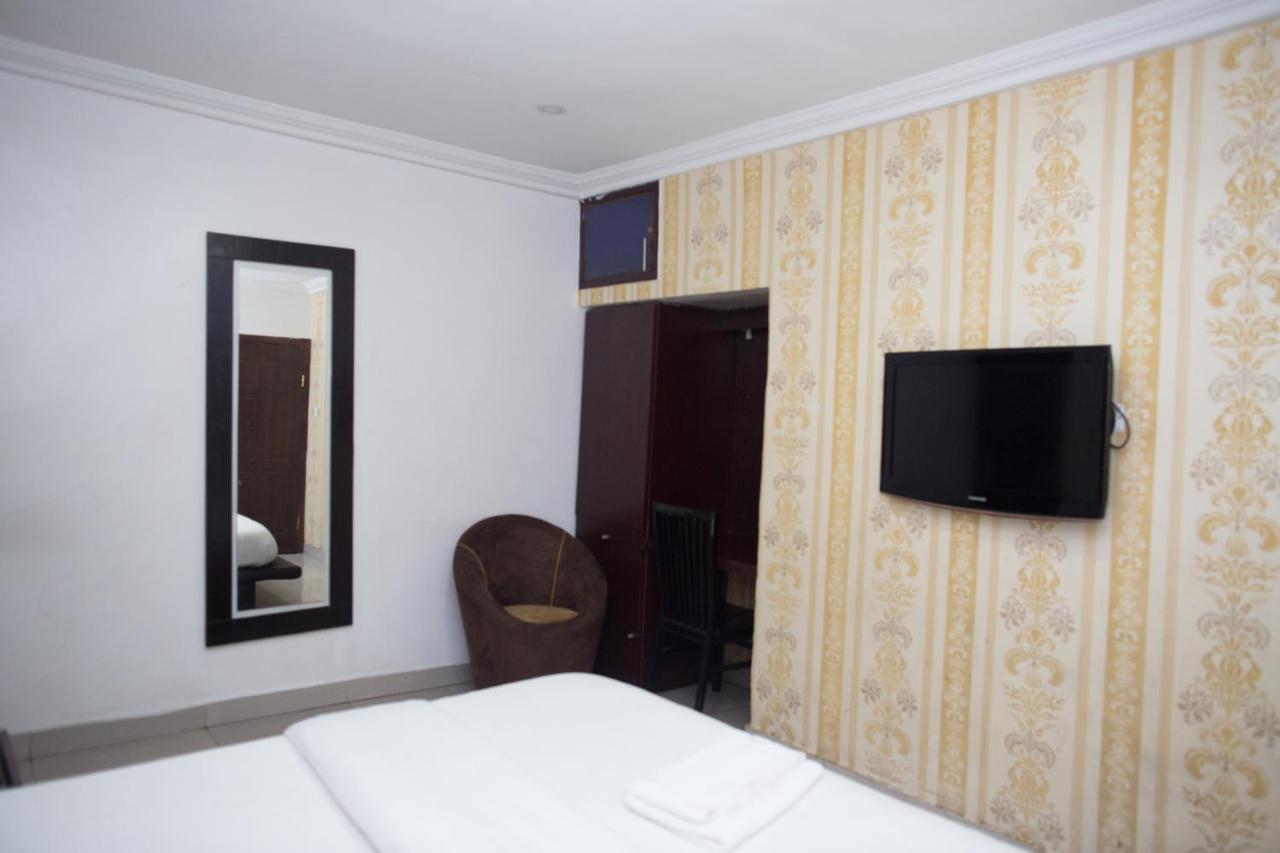 Connecting Lagos Suites Εξωτερικό φωτογραφία